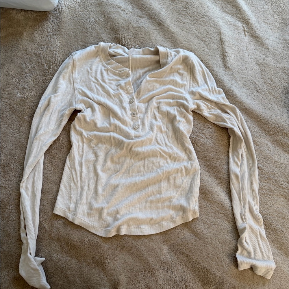 Lululemon Women's Cream Long Sleeve Top